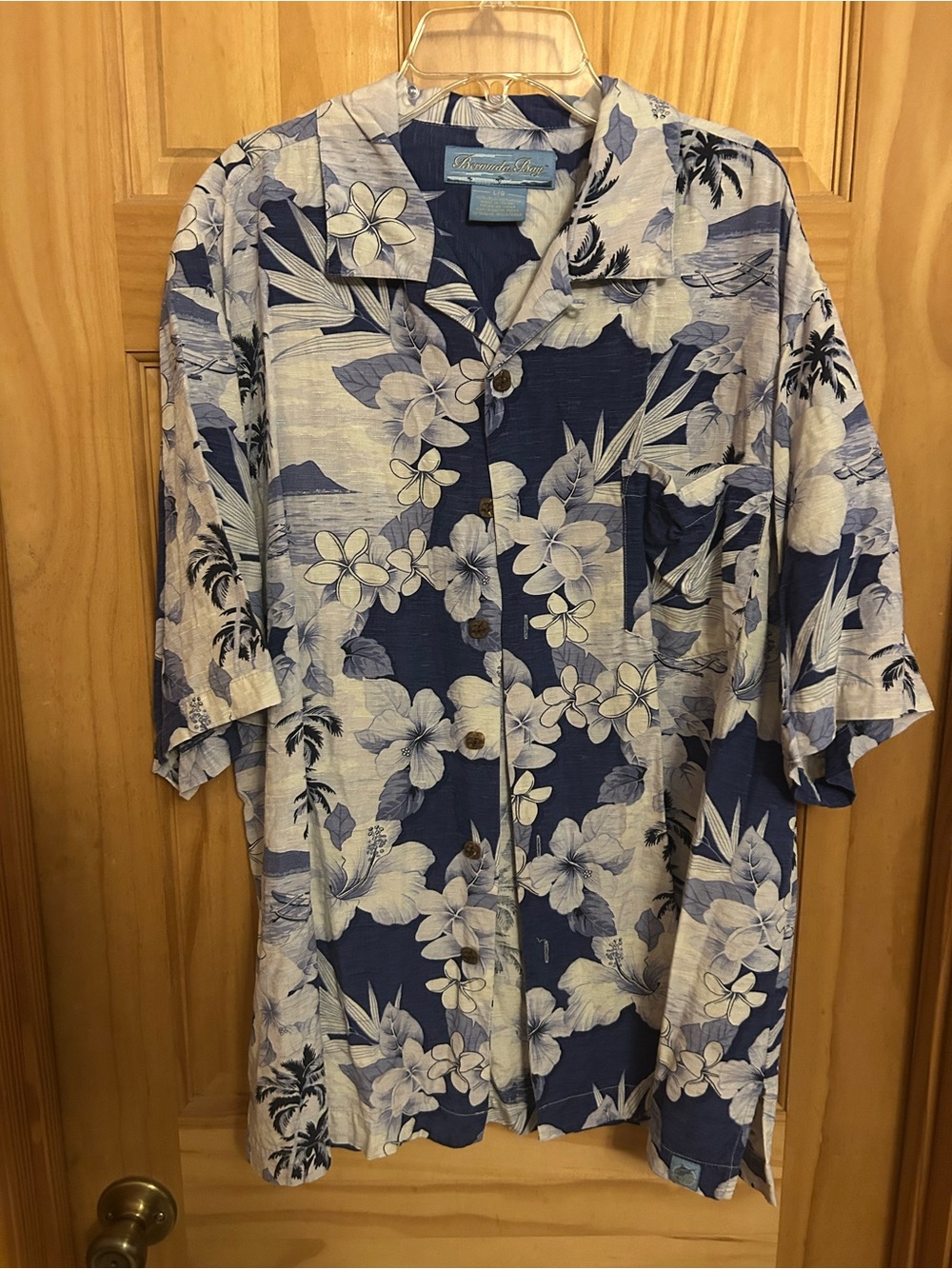 Bermuda Bay Shirt Men’s Large Floral Hawaiian Islands Button Up 100% Silk
